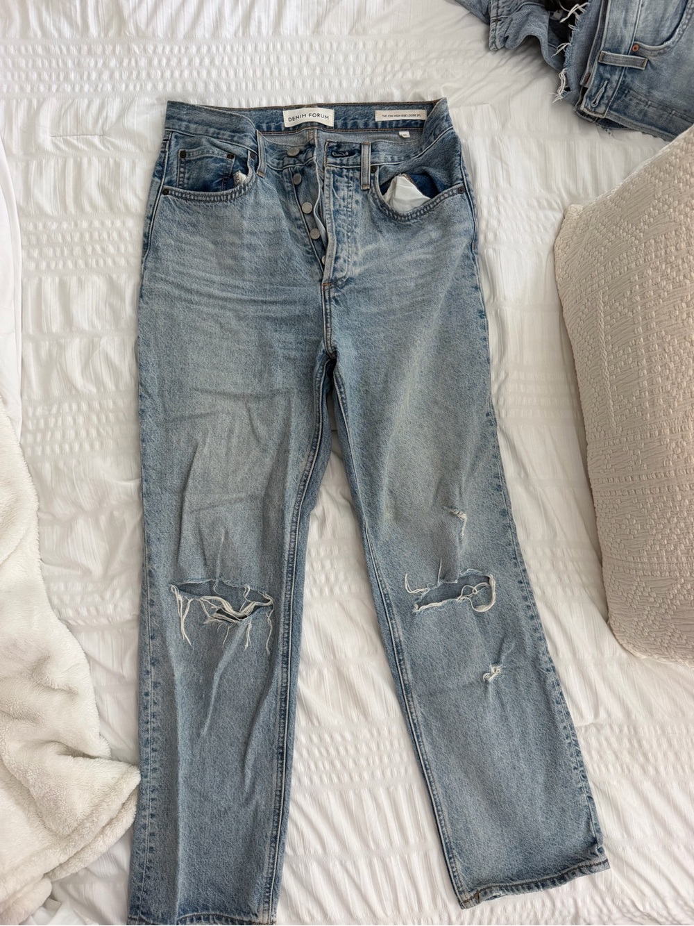 Aritzia Light Blue Distressed High Rise Straight-Leg Jeans